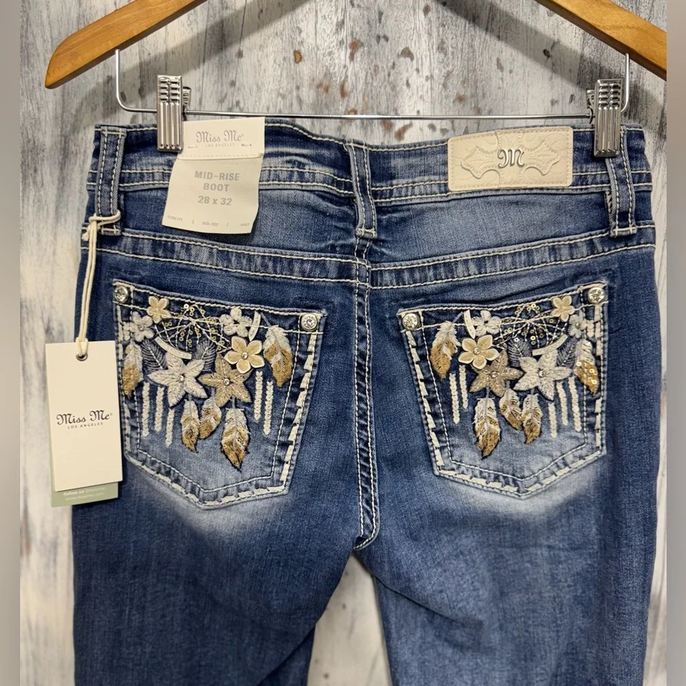 Miss Me Mid-Rise Bootcut Jeans Size 28x32 - Picture 3 of 11